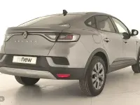 Usado Renault Arkana 140 CV (102 kW) 2025 Gris SUV