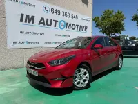 Usado Kia Ceed 136 CV (100 kW) 2023 Rojo Utilitario