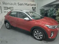 Usado Kia Stonic 120 CV (88 kW) 2021 Rojo SUV