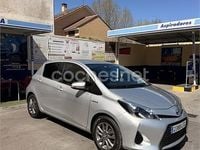 Usado Toyota Yaris Hybrid Active 100 CV (73 kW) 2012 Gris / plata Berlina