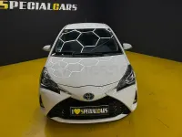 Usado Toyota Yaris Hybrid Active 100 CV (73 kW) 2018 Blanco Berlina