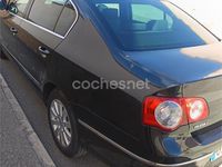 Usado VW Passat Advance 140 CV (102 kW) 2004 Negro Berlina