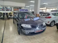Usado Renault Mégane Dynamique 105 CV (77 kW) 2008 Negro Berlina