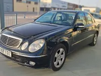 Usado Mercedes E270 Classic 177 CV (130 kW) 2003 Negro Berlina