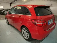 Usado Mercedes B180 109 CV (80 kW) 2016 Rojo Utilitario
