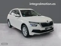 Usado Skoda Kamiq Ambition 110 CV (80 kW) 2021 Blanco SUV