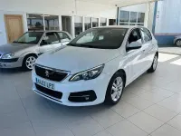 Usado Peugeot 308 Active 130 CV (95 kW) 2021 Blanco Berlina