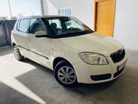 Usado Skoda Fabia 60 HP (44 kW) 2010 Branco Sedan