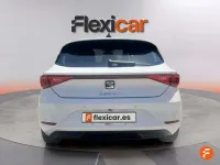 Usado Seat Leon Style 116 CV (85 kW) 2025 Blanco Familiar