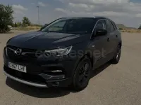 Usado Opel Grandland X Selective 130 CV (95 kW) 2020 Gris / plata SUV