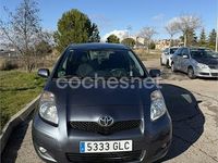 Usado Toyota Yaris 101 CV (74 kW) 2009 Gris / plata Berlina