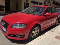 Usado Audi A3 Sportback Attraction 105 CV (77 kW) 2011 Rojo Utilitario