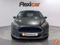 Usado Ford Fiesta Trend 82 CV (60 kW) 2016 Gris Utilitario
