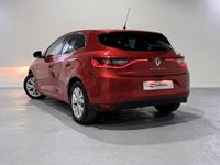 Usado Renault Mégane IV LIMITED 140 CV (102 kW) 2019 Rojo Berlina