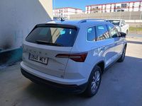 Usado Skoda Karoq Ambition 150 CV (110 kW) 2022 Blanco SUV