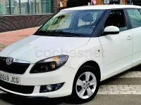 Usado Skoda Fabia Ambition 90 CV (66 kW) 2015 Blanco Berlina