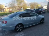 Usado VW Passat Sportline 200 CV (147 kW) 2006 Azul Berlina