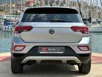 Usado VW T-Roc Life 150 CV (110 kW) 2023 Gris / plata SUV