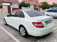 Usado Mercedes C200 Avantgarde 136 CV (100 kW) 2010 Blanco Berlina