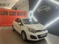 Usado Kia Rio 85 CV (62 kW) 2013 Blanco Berlina