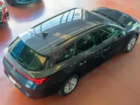 Usado Seat Leon Style 150 CV (110 kW) 2023 Gris / plata Familiar