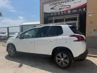 Usado Peugeot 2008 Style 82 CV (60 kW) 2018 Blanco SUV