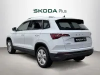 Usado Skoda Karoq Selection 150 CV (110 kW) 2025 Blanco SUV