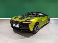 Usado McLaren Artura 700 CV (514 kW) 2025 Verde Descapotable