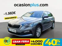 Usado Skoda Scala Ambition 110 CV (80 kW) 2023 Gris Utilitario