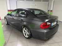 Usado BMW 318 143 CV (105 kW) 2007 Gris Berlina