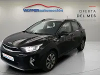 Usado Kia Stonic 100 CV (73 kW) 2022 Negro SUV