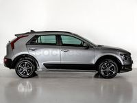Usado Kia Niro 129 CV (94 kW) 2025 Gris / plata SUV