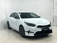 Usado Kia Ceed Style 100 CV (73 kW) 2025 Blanco Utilitario