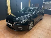 Begagnad Mazda 3 Luxury 120 HK (88 kW) 2015 Svart Sedan