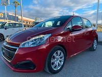 Usado Peugeot 208 Active 100 CV (73 kW) 2015 Granate Utilitario
