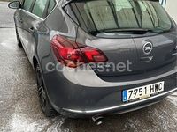 Usado Opel Astra Sportive 140 CV (102 kW) 2014 Gris / plata Berlina