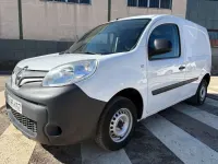 Usado Renault Kangoo 75 CV (55 kW) 2019 Blanco Monovolumen