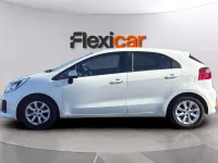 Usado Kia Rio 84 CV (61 kW) 2016 Blanco Utilitario