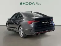 Usado Skoda Octavia RS 200 CV (147 kW) 2023 Negro Utilitario