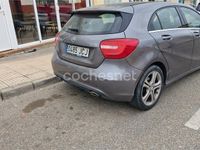 Usado Mercedes A180 Urban 109 CV (80 kW) 2015 Gris / plata Berlina