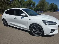 Usado Ford Focus ST-Line 125 CV (91 kW) 2019 Blanco Berlina