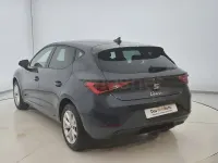 Usado Seat Leon Style 130 CV (95 kW) 2022 Gris / plata Berlina