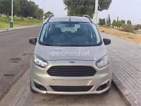 Usado Ford Tourneo Courier Ambiente 75 CV (55 kW) 2015 Beige Monovolumen