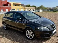 Usado Seat Leon Reference 105 CV (77 kW) 2013 Negro Berlina
