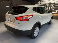 Usado Nissan Qashqai Acenta 110 HP (80 kW) 2014 Branco SUV