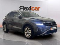 Usado VW T-Roc 116 CV (85 kW) 2024 Gris SUV