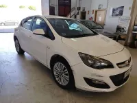 Usado Opel Astra Selective 110 CV (80 kW) 2014 Blanco Berlina