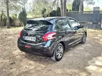 Usado Peugeot 208 Access 82 CV (60 kW) 2015 Negro Utilitario