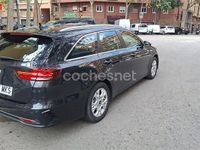 Usado Kia Ceed 120 CV (88 kW) 2023 Negro Utilitario
