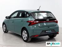 Usado Hyundai i20 101 CV (74 kW) 2022 Verde Berlina